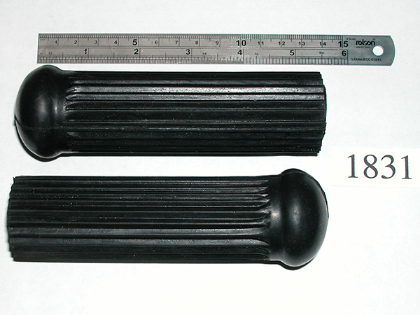 A pair of BSA Bantam D1-D3, rigid and plunger types, rider's footrest rubbers, with no logo.